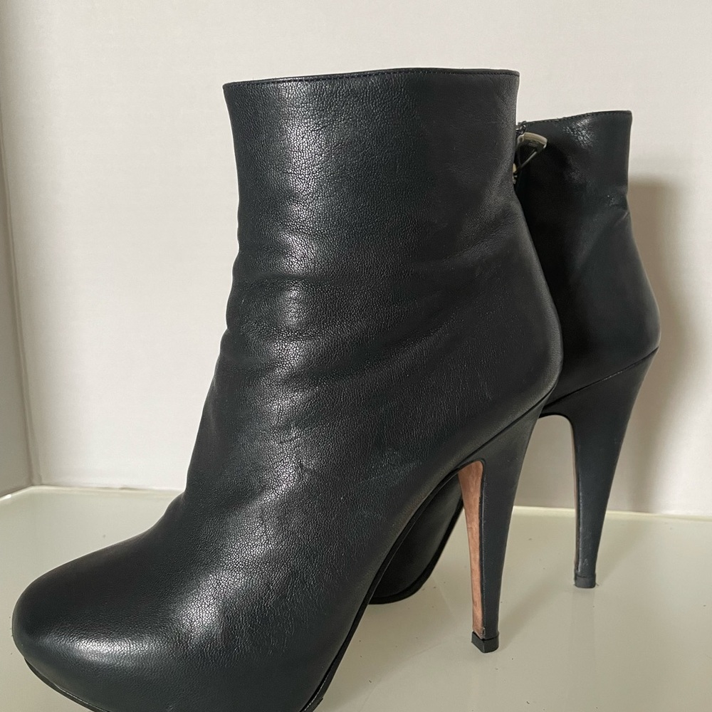 Dark Navy gorgeous leather boots